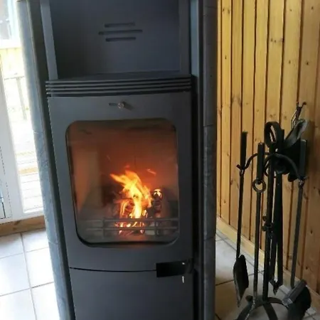 Prázdninový dům Mara Fuer 5 Personen Mit Sauna Und Kaminofen Am Waldrand Vom
