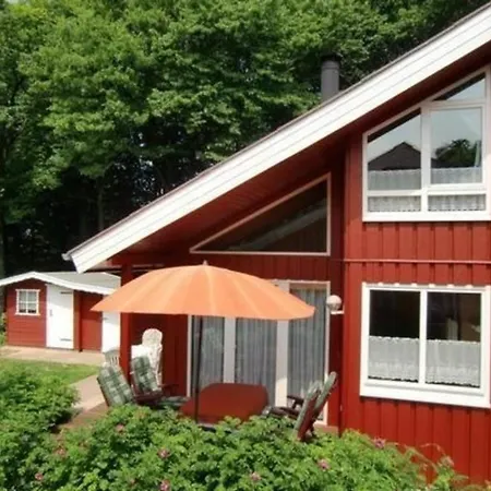 Mara Fuer 5 Personen Mit Sauna Und Kaminofen Am Waldrand Vom Prázdninový dům Extertal