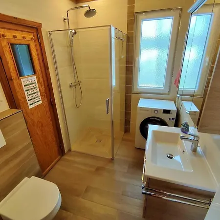 Prázdninový dům Mara Fuer 5 Personen Mit Sauna Und Kaminofen Am Waldrand Vom *