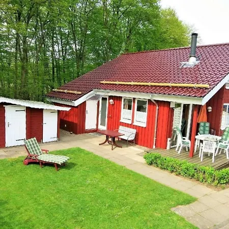 Mara Fuer 5 Personen Mit Sauna Und Kaminofen Am Waldrand Vom