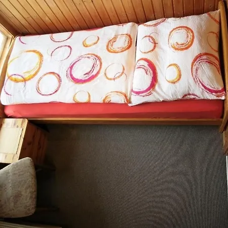 Mara Fuer 5 Personen Mit Sauna Und Kaminofen Am Waldrand Vom